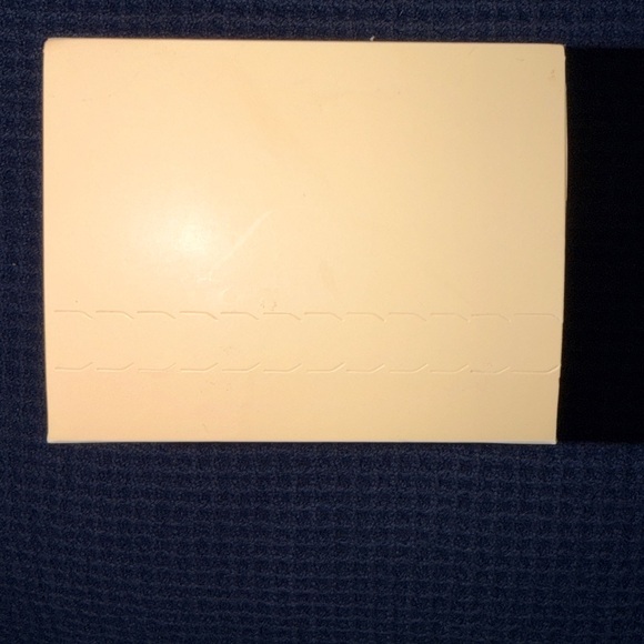 Pop Mart Labubu - Have A Seat - Authentic Unopened - Picture 4 of 6